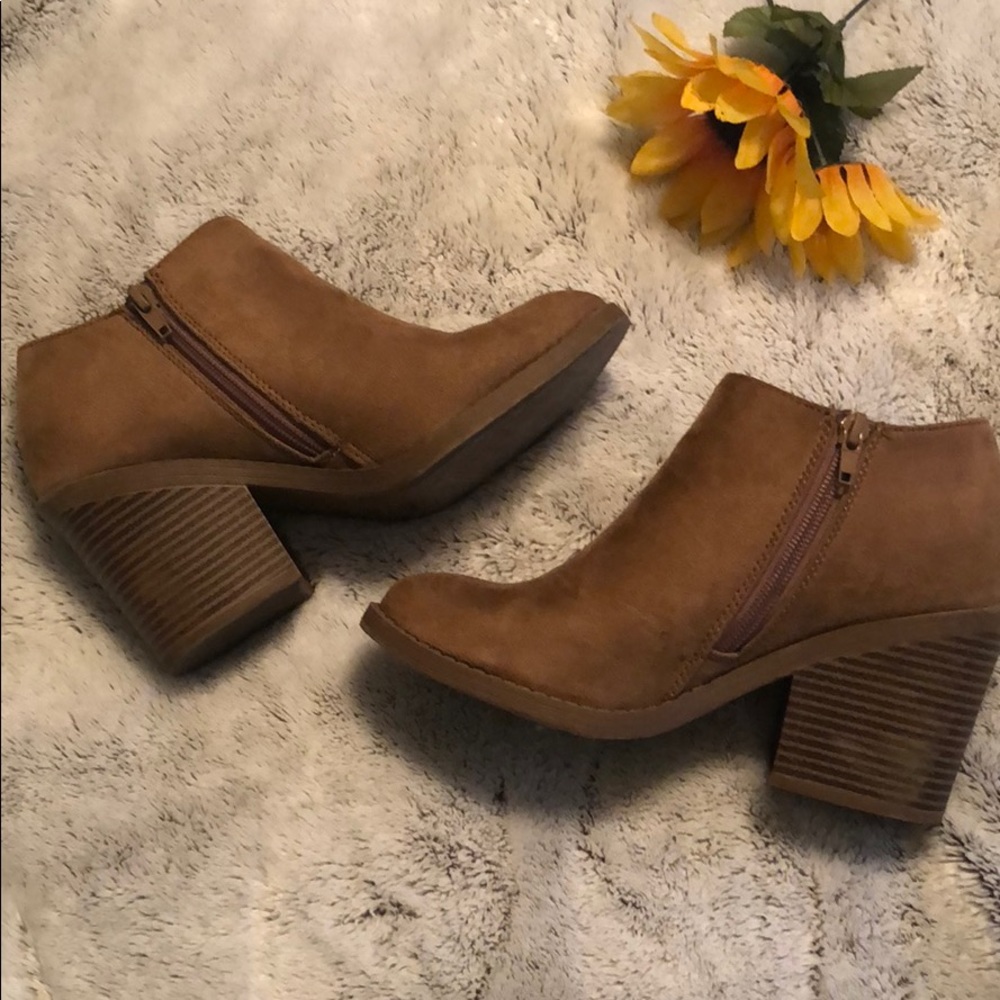 Tan chunky heeled booties